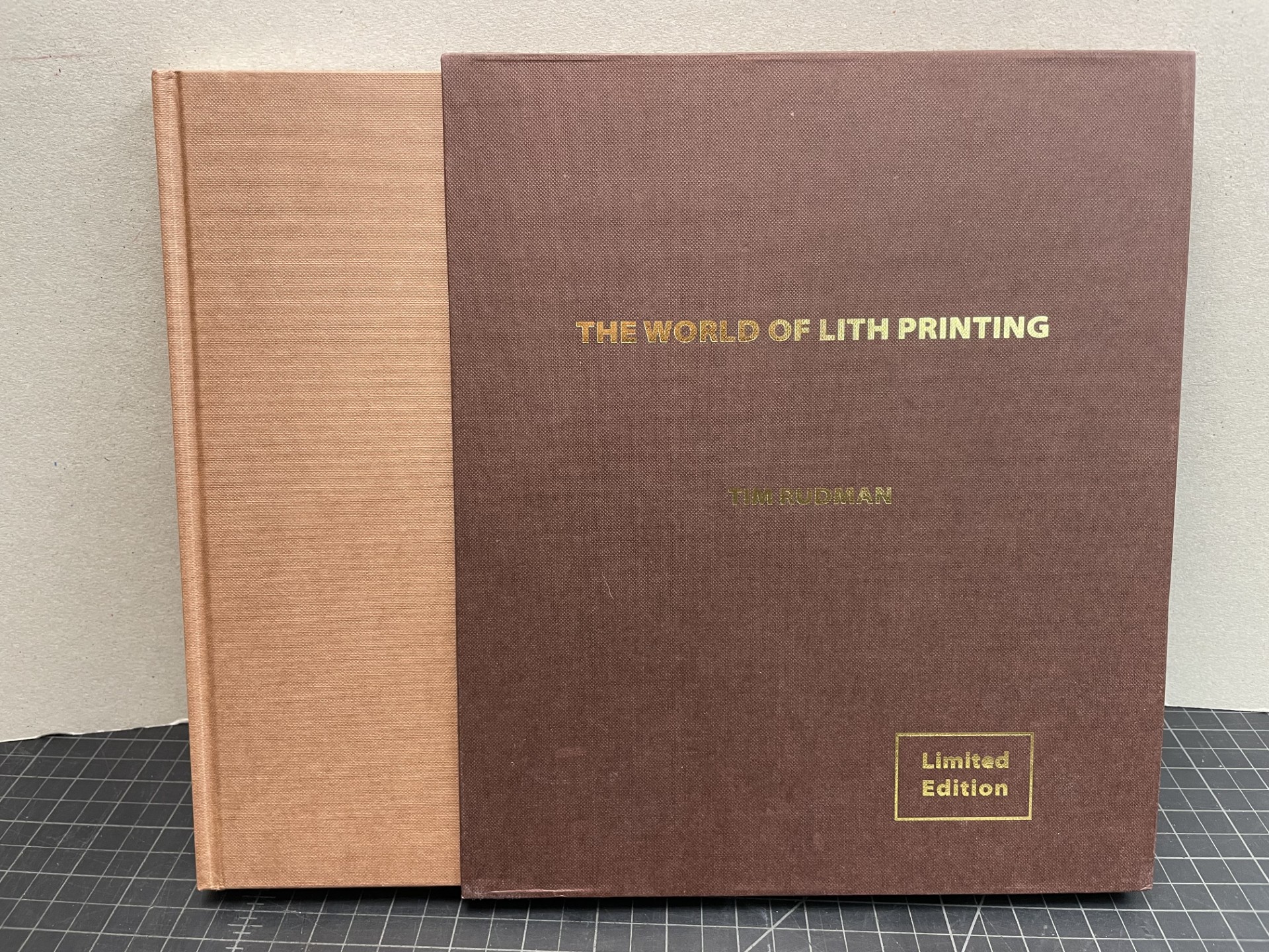 THE WORLD OF LITH PRINTING : The Best of Traditional Darkroom And Digital Lith Printing Techniques ( Limited Edition )