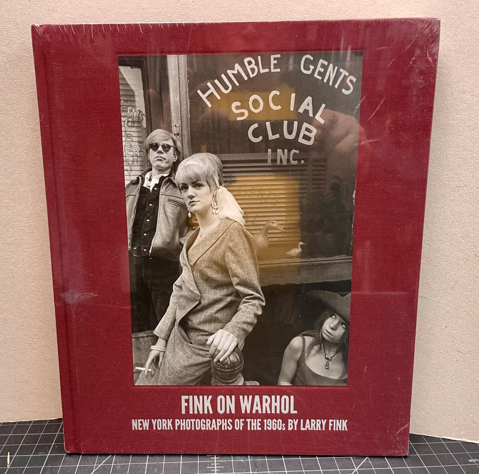 FINK ON WARHOL : New York Photographs of the 1960s by Larry Fink