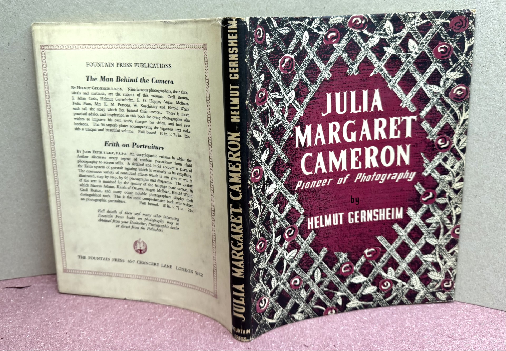 JULIA MARGARET CAMERON : Pioneer of Photography
