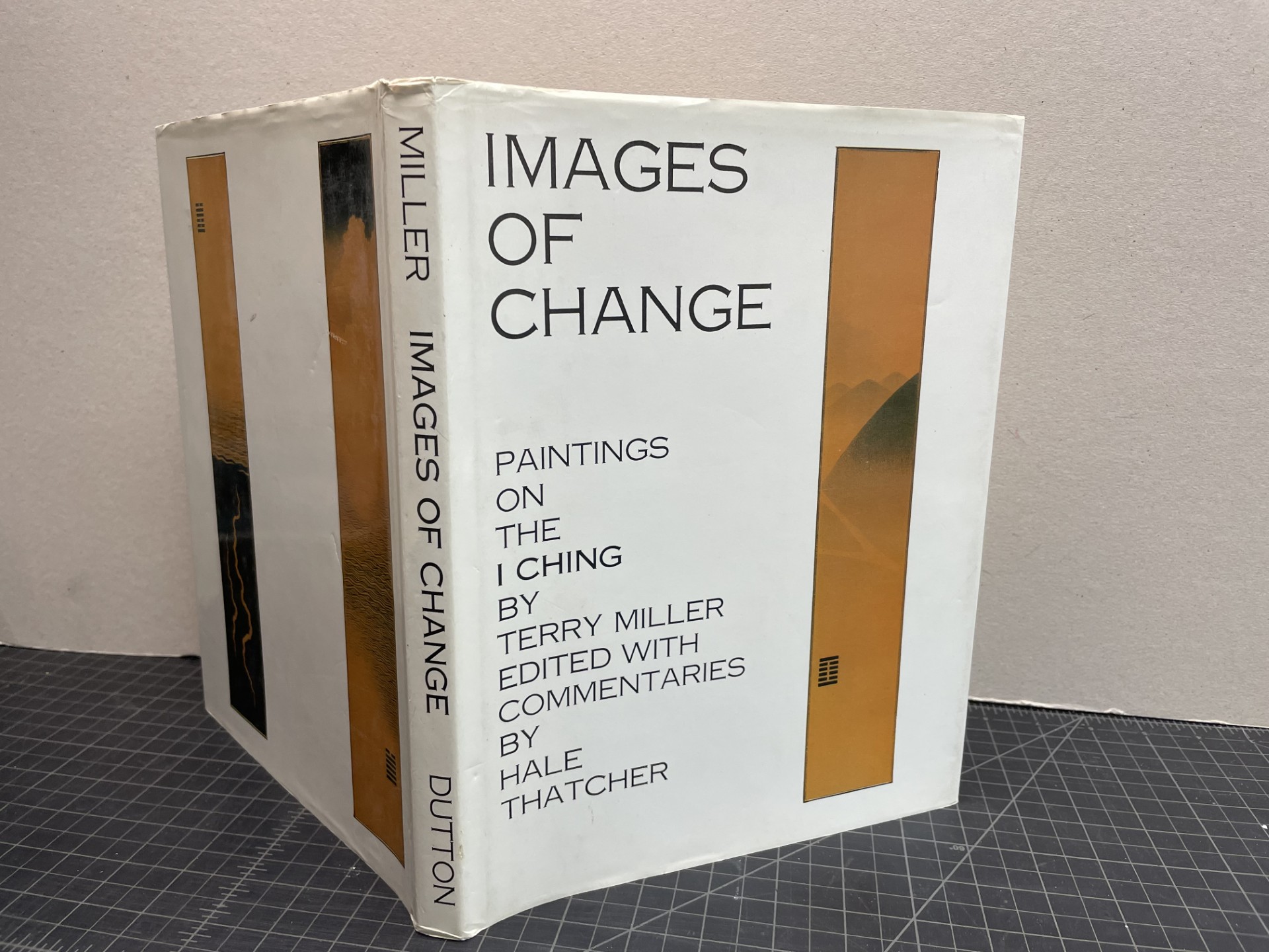 IMAGES OF CHANGE : Paintings on the I Ching