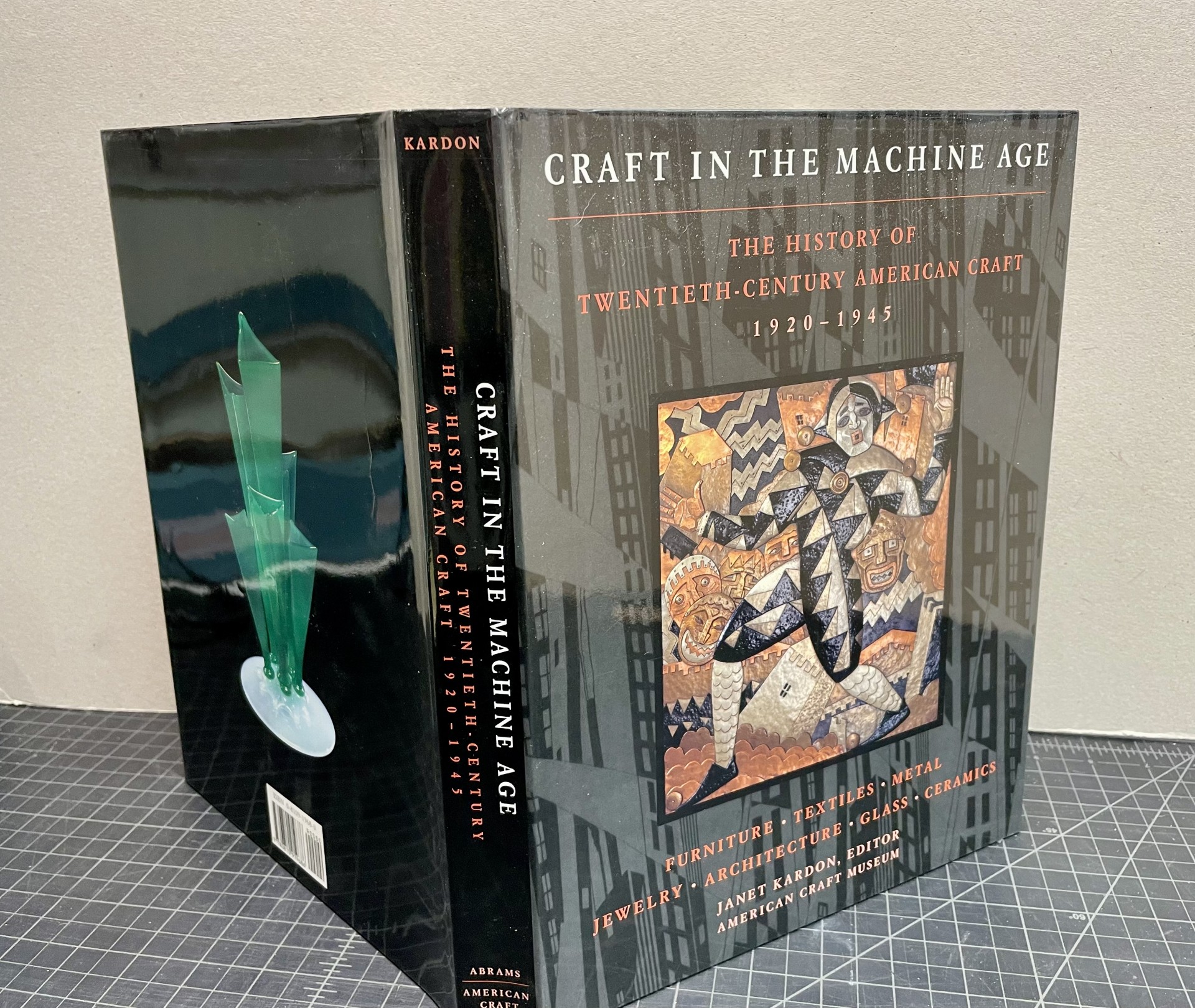 Craft in the Machine Age : 1920-1945: The History of Twentieth-Century American Craft