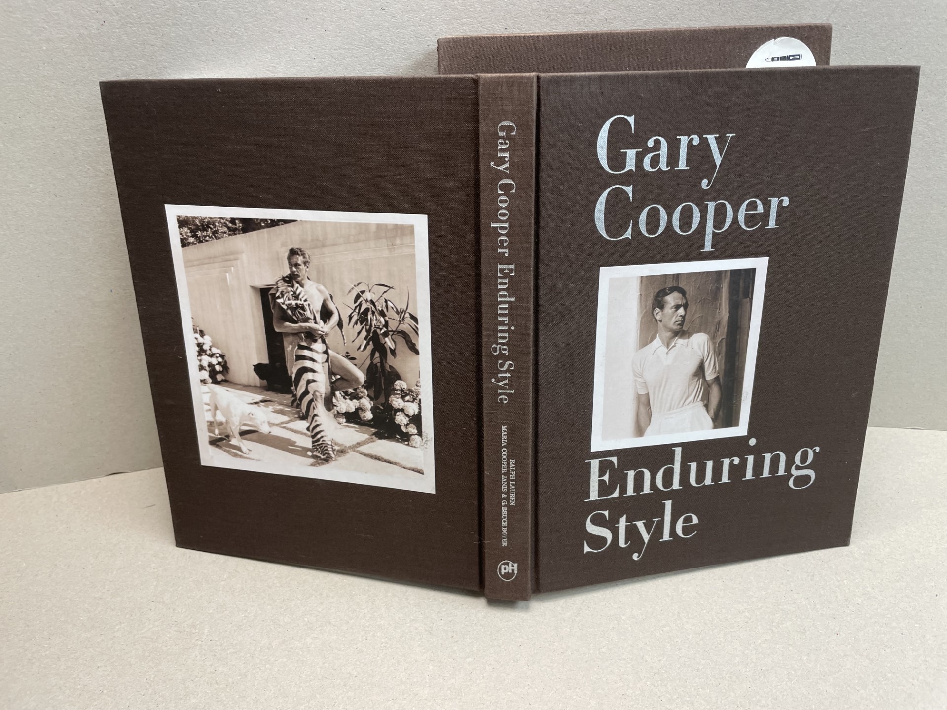 GARY COOPER：ENDURING STYLE ハードカバー GARY COOPER: Enduring Style - HamiltonBook.com