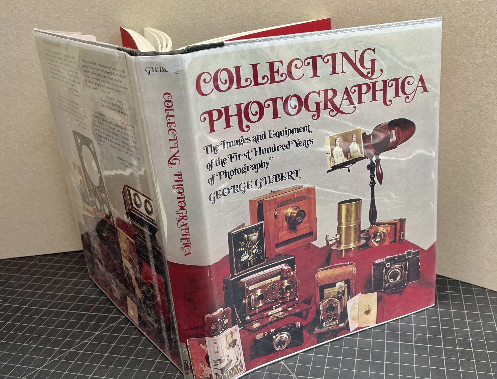 Collecting Photographica : The Images and Equipment of The First 100 Years